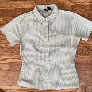 Patagonia women’s size 6 button down top